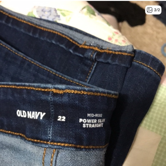 Old Navy Women's Deep Indigo Skinny Jeans - Picture 2 of 2